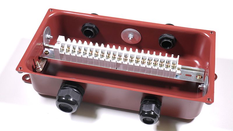 Коробка с зажимами наборными КЗНС-16 У2 IP54 пластиковый ввод ЗЭТАРУС ...