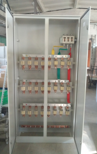 Шкаф распределительный силовой ШР11-73523-54-У2 рубильник 1х400А плавкие вставки 18х100А 6х250А IEK Изображение Шкаф распределительный силовой ШР11-73523-54-У2 рубильник 1х400А плавкие вставки 18х100А 6х250А IEK