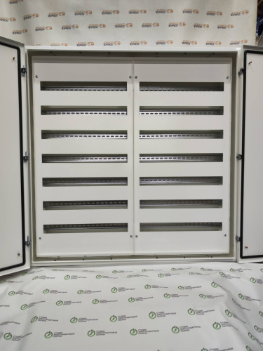 Щит распределительный ЩРН-336 EasyLine2 навесной IP54, белый, 1105x1094x180 с расстоянием между DIN-рейками 125 мм Изображение Щит распределительный ЩРН-336 EasyLine2 навесной IP54, белый, 1105x1094x180 с расстоянием между DIN-рейками 125 мм