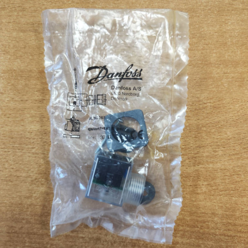 Изображение Danfoss 042N0263, Аксессуары: вилка для катушки; IP65; натуральный (прозрачный) 