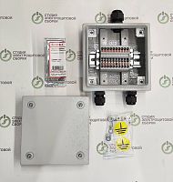 Изображение Коробка соединительная КС-5 150х150х80 IP66 25А, 5х0.5-2,5 кв.мм, 25А, 5 клемм пружин. Push-in, с сальниками MG16-2шт. (слева), MG20-1шт (справа) 