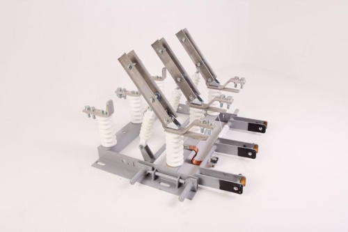 Изображение Разъединитель РВЗ-10/630-II Электрофарфор 00000108 